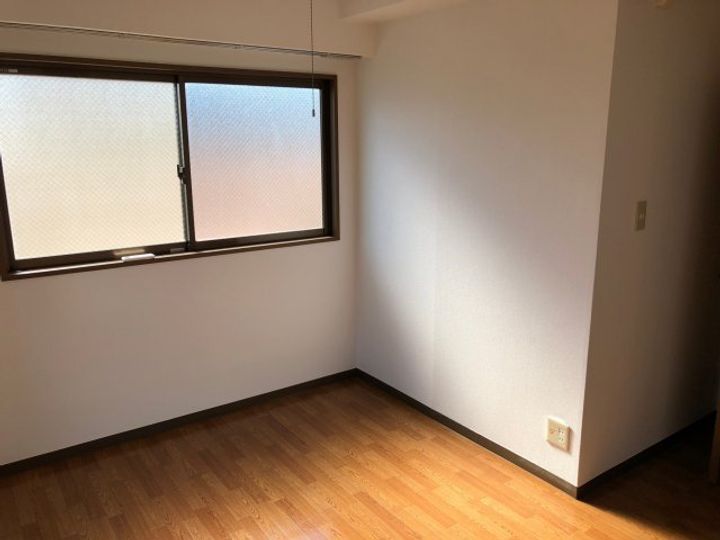 ハイツコモリヤの居間