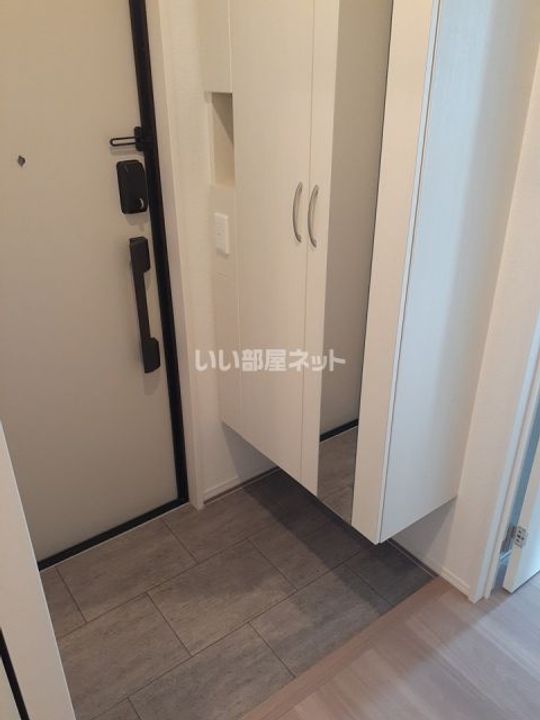 静岡県磐田市見付(アパート)の賃貸物件の玄関