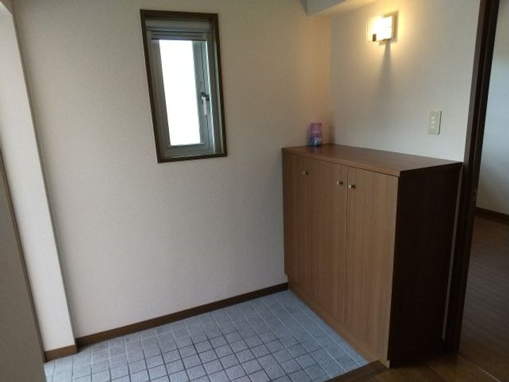 サニーライフの玄関