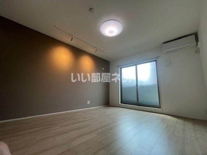 大阪府堺市西区上野芝町4(アパート)の賃貸物件の居間