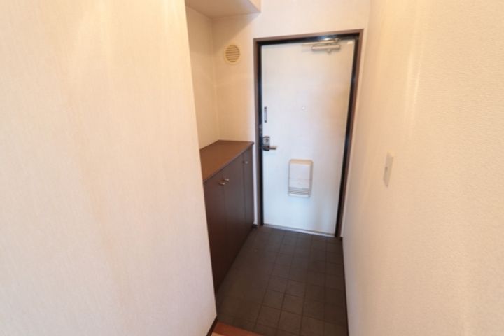 エス・バイ・エルマンション土浦の玄関