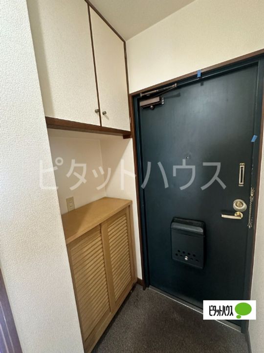 メゾン・リブレの玄関