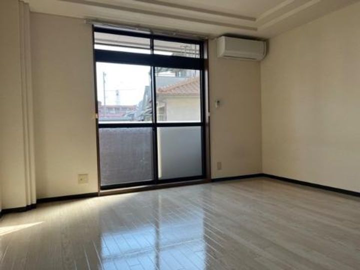 シャルマンハウスの居間