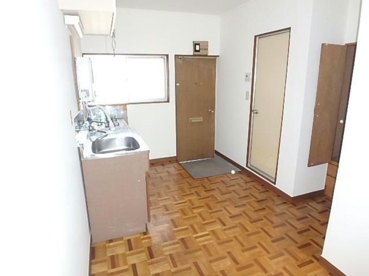 榎屋第二ハイツの居間