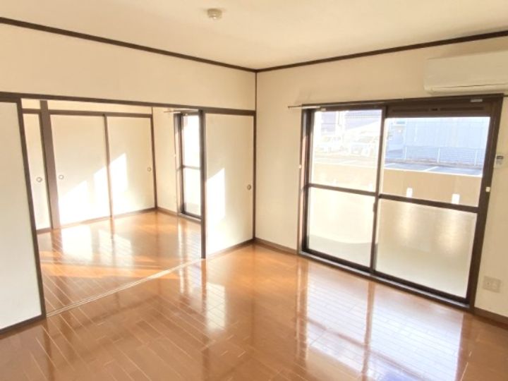シティハイツ内海の居間