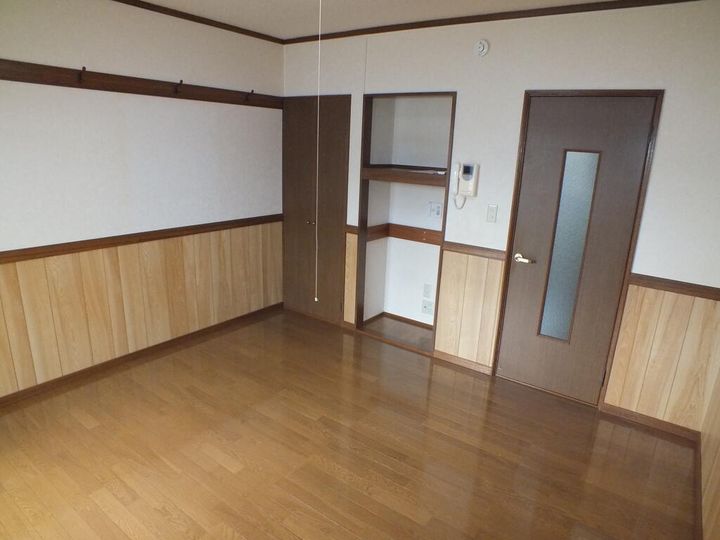文京町山岸ハイツの居間