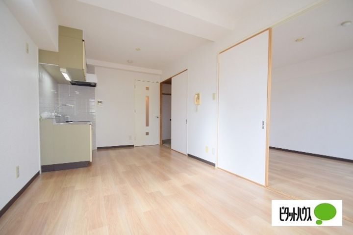 アベニューKNの居間