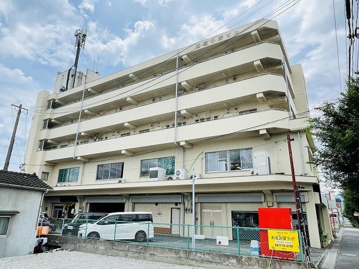 石垣小野ビルの外観