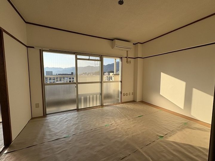 石垣小野ビルの居間