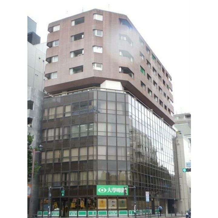 東京都千代田区麹町1の賃貸マンションの外観