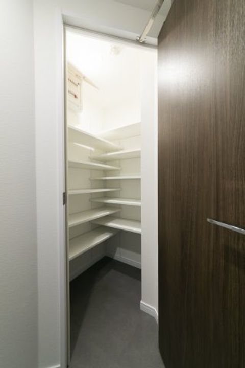 プラウドフラット浅草の玄関