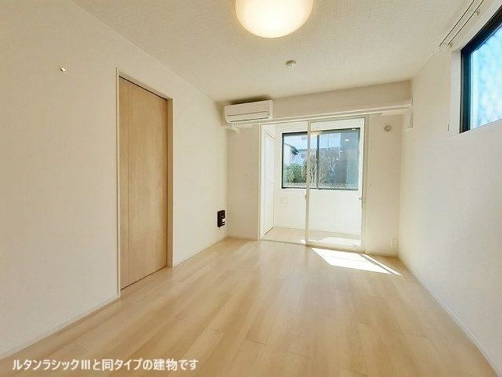 グラース・メゾンの居間