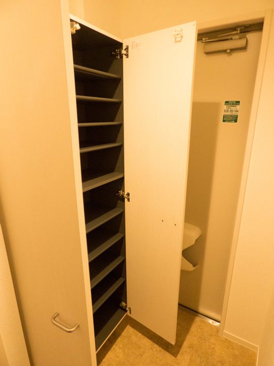 神奈川県横浜市金沢区六浦東2(アパート)の賃貸物件の玄関