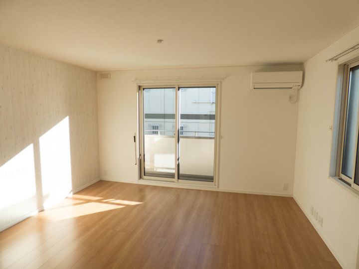 神奈川県横浜市金沢区六浦東2(アパート)の賃貸物件の居間