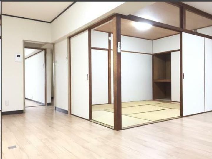 シャトー岡田の内装