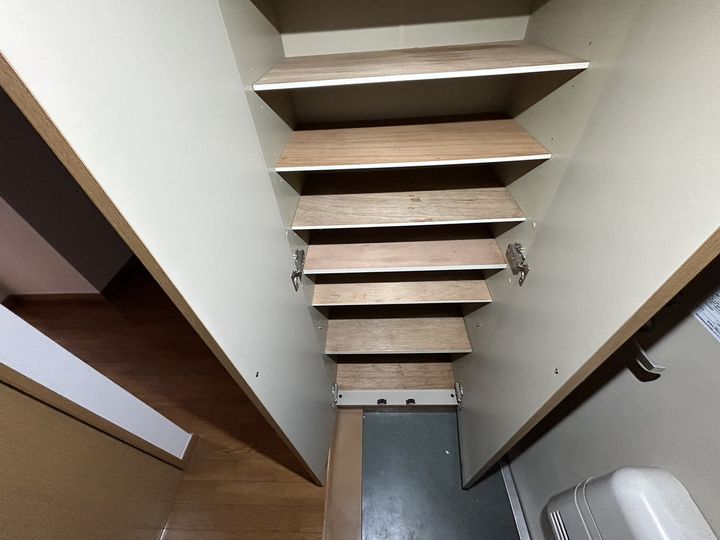 メゾンドゥラフィーネの玄関