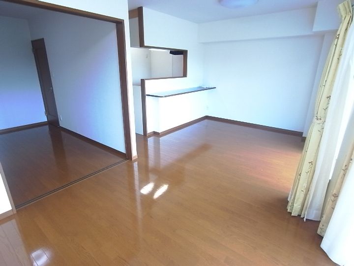 レジデンス辰己の居間