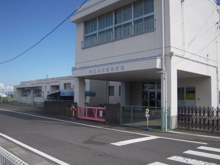 センチュリーエイトの周辺