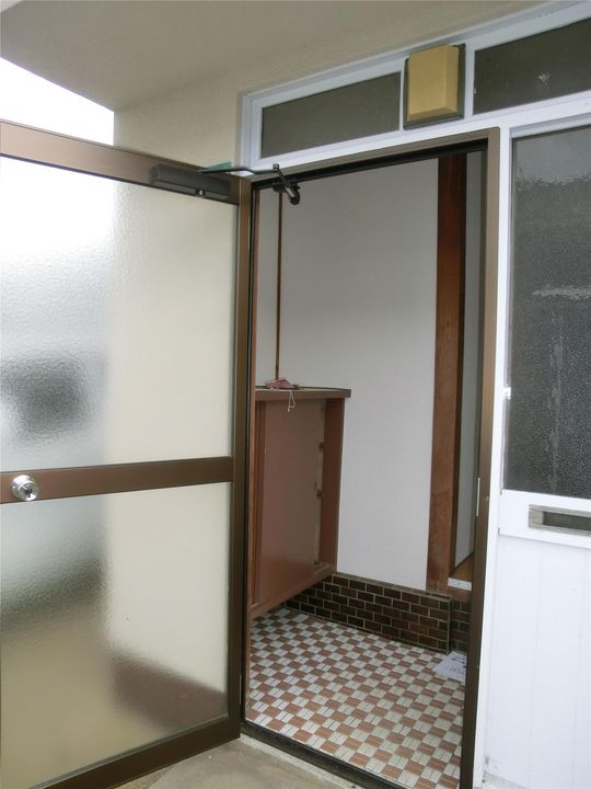 広島県福山市西新涯町1(一戸建)の賃貸物件の玄関