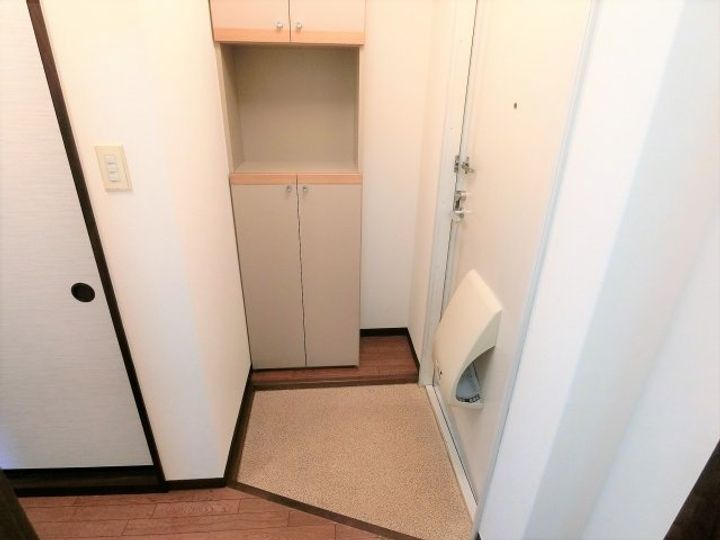 兵庫県西宮市浜甲子園2(アパート)の賃貸物件の玄関