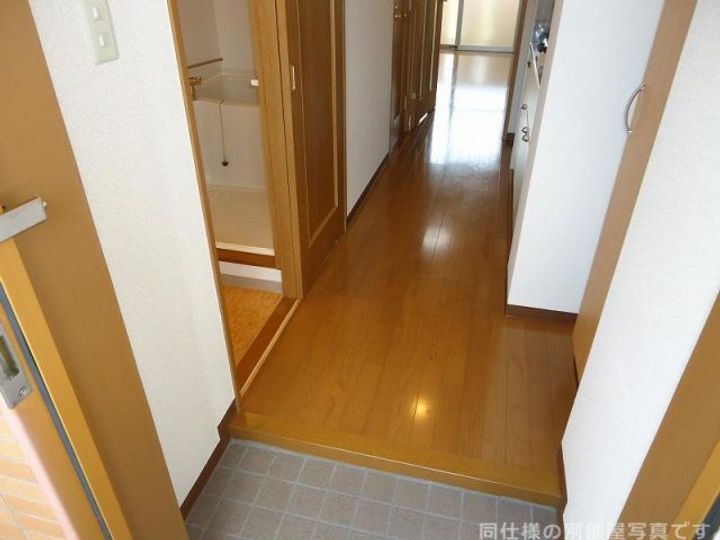 愛知県名古屋市名東区朝日が丘(マンション)の賃貸物件の玄関