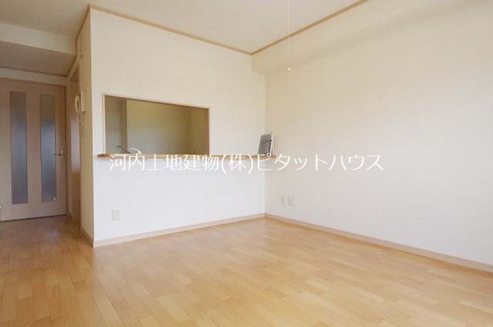 アーリア中一の沢の居間