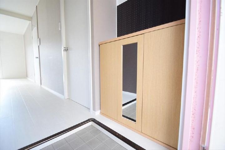 サンライフ上梅田B棟の玄関