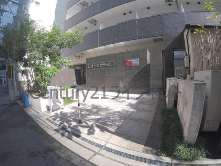 W.O.B UMEDAの地図