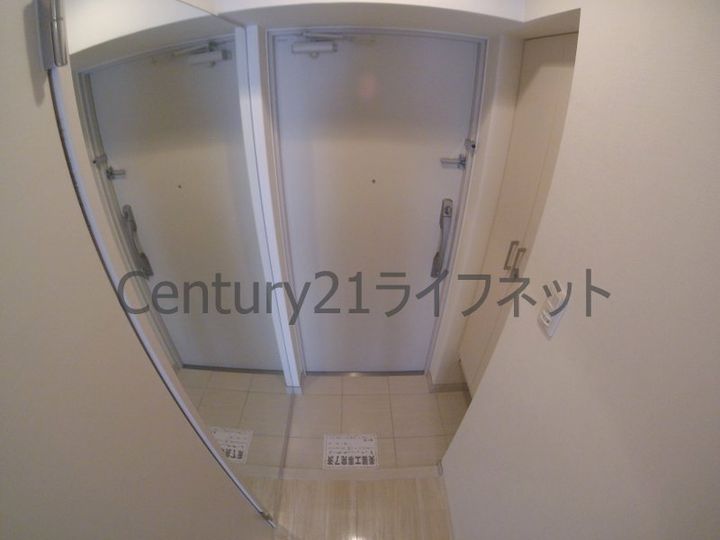 W.O.B UMEDAの玄関