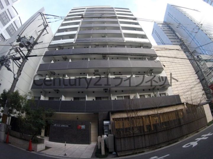 W.O.B UMEDAの外観