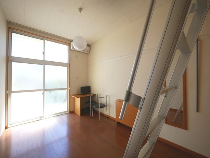 河原子レジデンスの居間