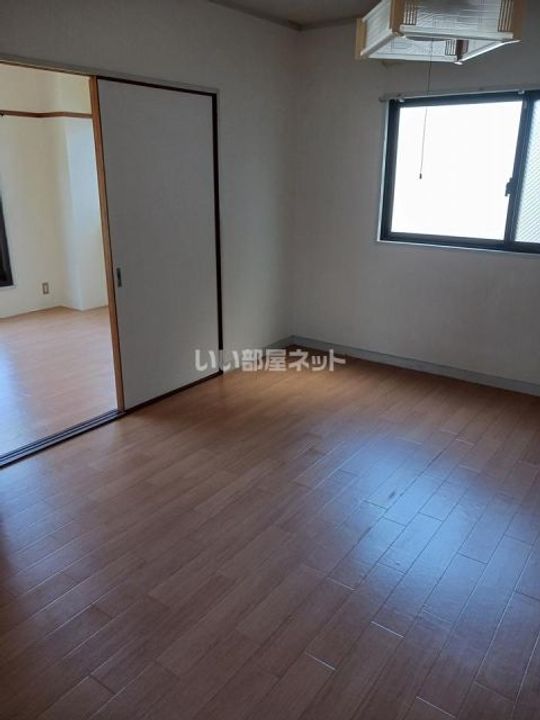 フロンティア麻里布の内装