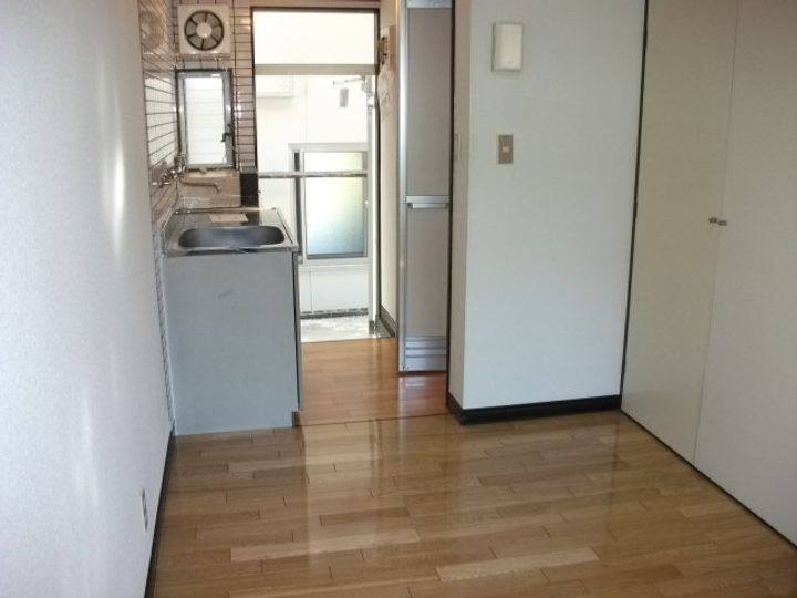 コーポミルフィーの居間