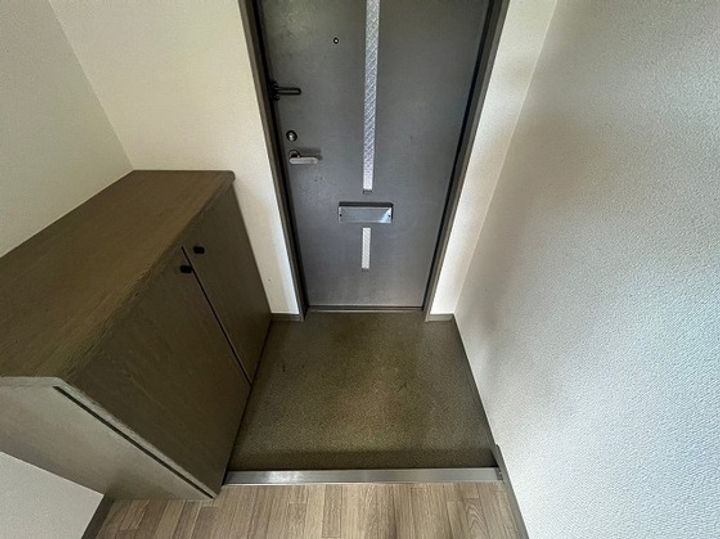 レジデンス馬木の玄関