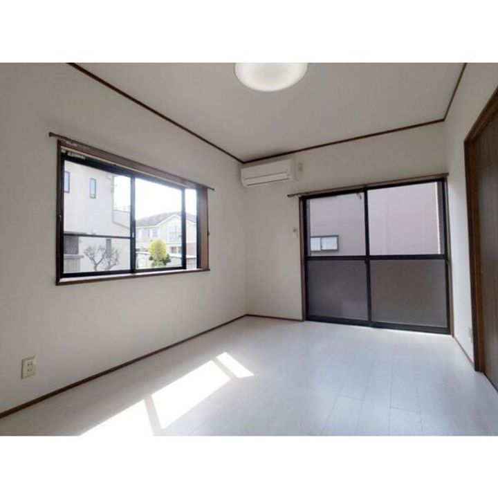 ソレアードコートBの居間