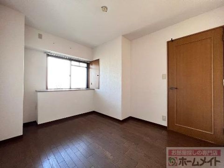 グランドハイツ天神ノ森の居間