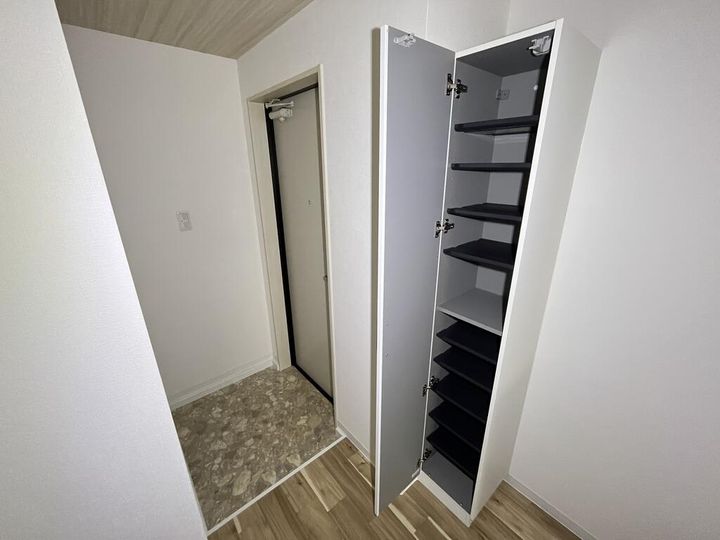 TROIS五輪の玄関