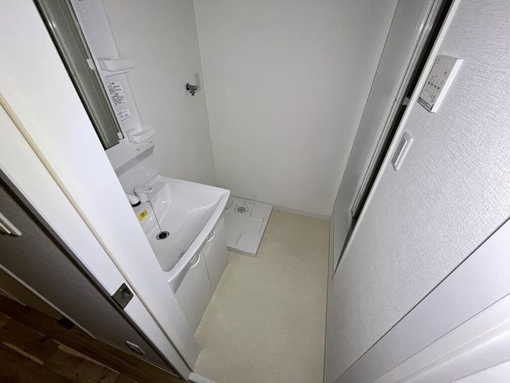 TROIS五輪の内装