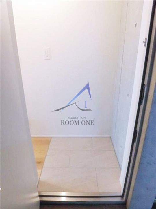 東京都板橋区東新町1(マンション)の賃貸物件の玄関