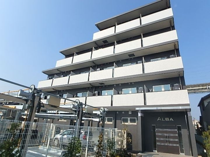 アルバの外観