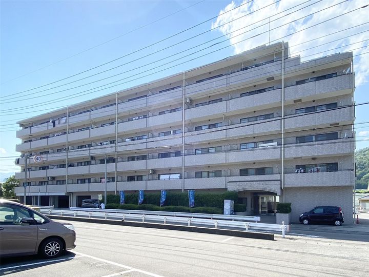 センチュリー都留の外観