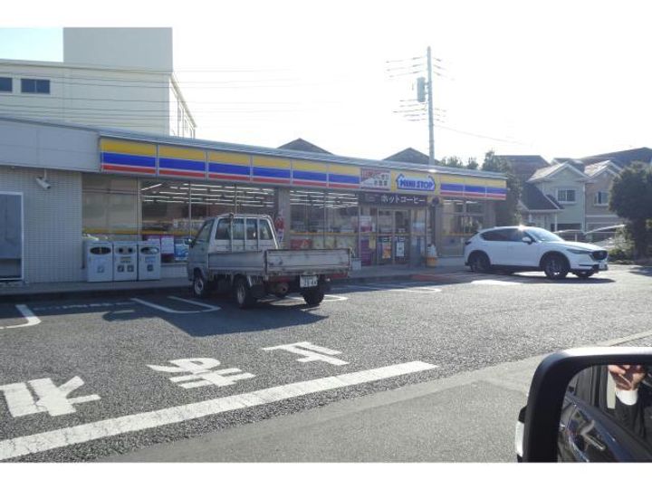 ファミールサンドエルの周辺