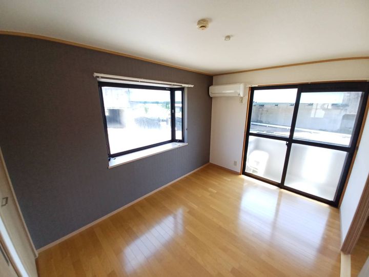 クレストハウスの居間