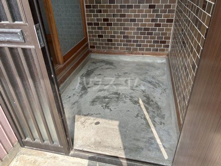 愛知県春日井市田楽町(一戸建)の賃貸物件の玄関