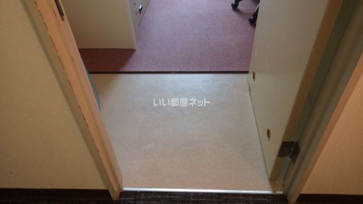 ドーミー赤池の玄関