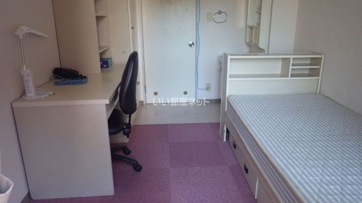 ドーミー赤池の居間