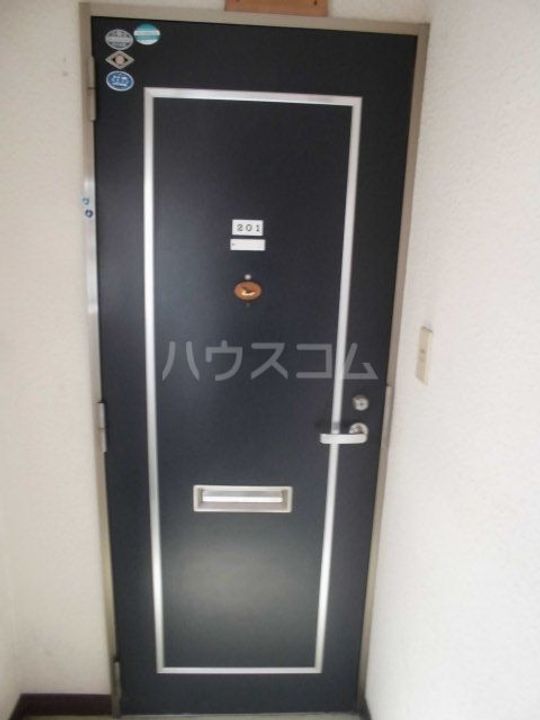 ハイツ上野の玄関