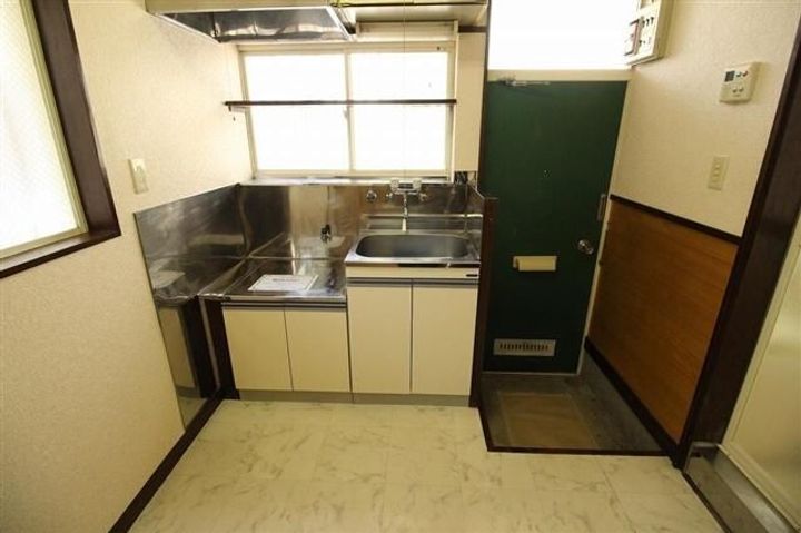 神奈川県横浜市神奈川区六角橋2(アパート)の賃貸物件のキッチン