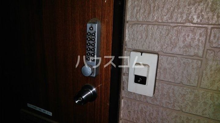 湘南ハイツの玄関