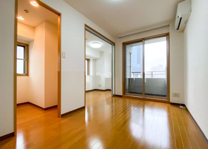 コンフォリア芝公園の居間